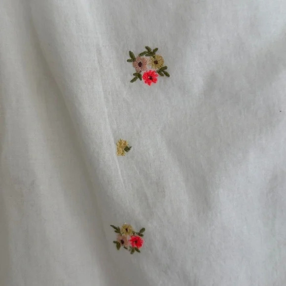 NWT Old Navy Floral Embroidered Peasant Blouse - Poetcore Romantic- size Medium - Picture 4 of 8